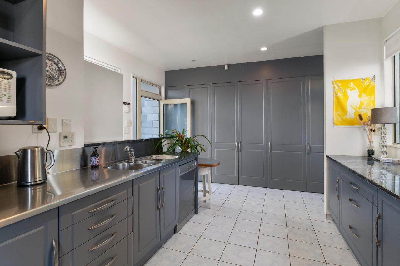 Apartment 4A - By The Beach Paraparaumu Esterno foto